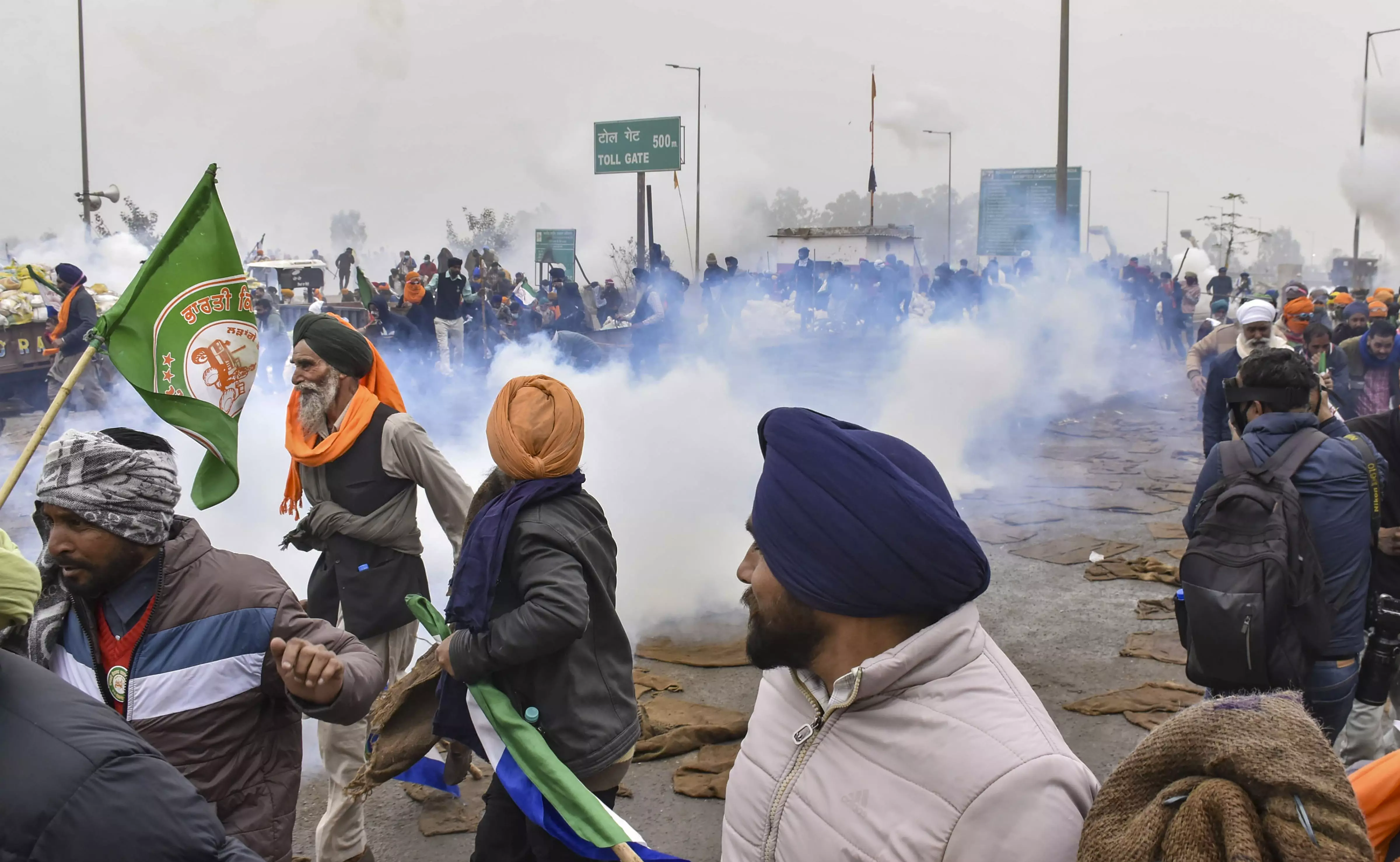 Govt urges farmers to maintain peace, invites for 5th round of talks