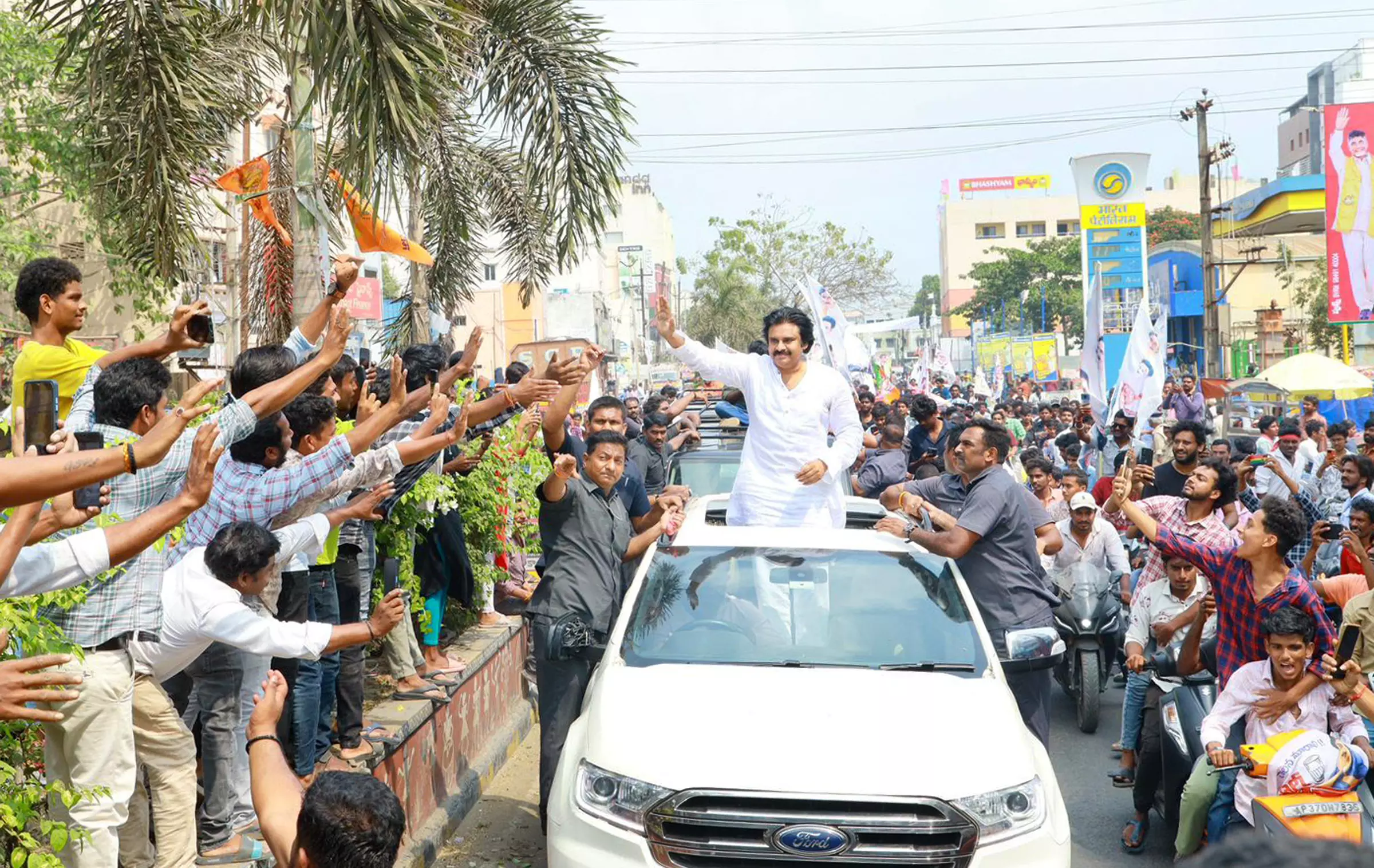 Pawan Confident of 3-Party Alliance Winning Power