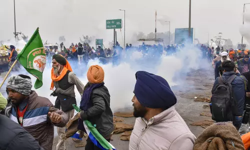 Govt urges farmers to maintain peace, invites for 5th round of talks