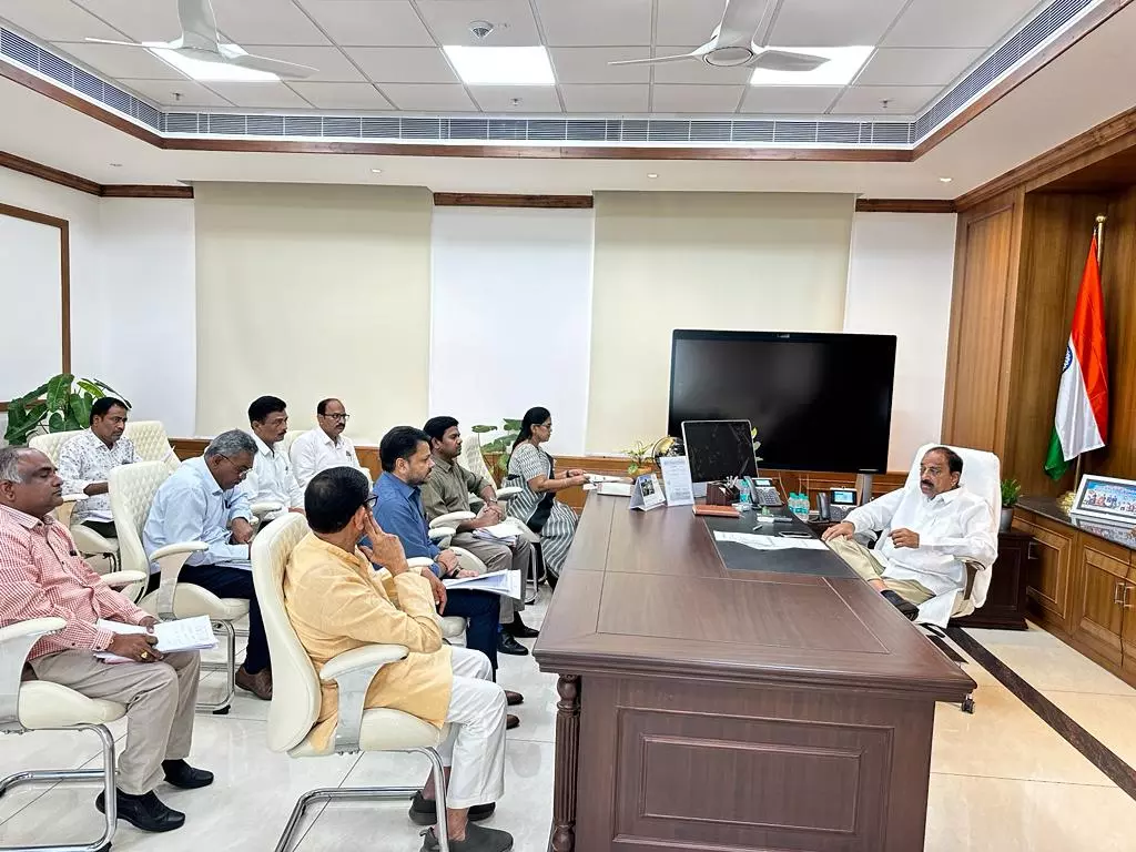 Telangana Agriculture Minister Ensures MSP for Sunflower Farmers