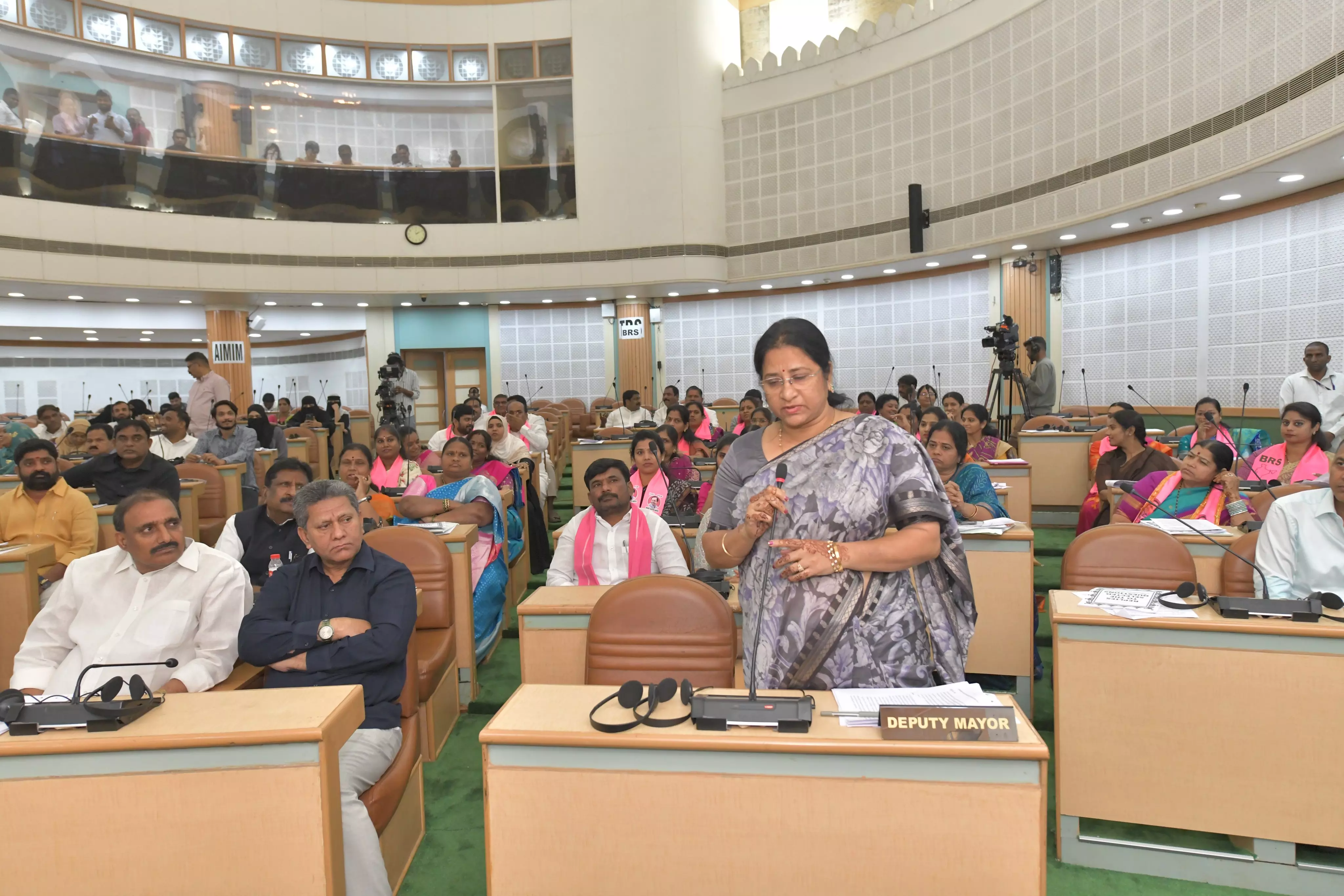 GHMC Deputy Mayor Mothe Srilatha Shoban Reddy Quits BRS GHMC Deputy Mayor Mothe Srilatha Shoban Reddy Quits BRS