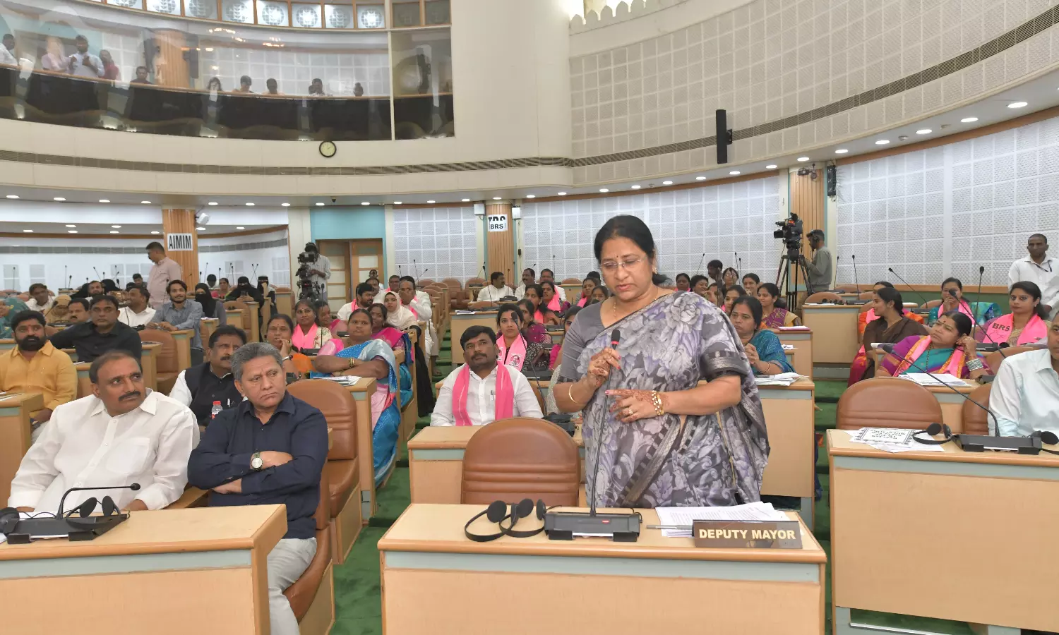 GHMC Deputy Mayor Mothe Srilatha Shoban Reddy Quits BRS GHMC Deputy Mayor Mothe Srilatha Shoban Reddy Quits BRS