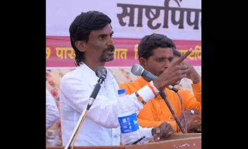 Jarange Accuses Fadnavis of Trying to Kill Him, Shinde Calls it Script of Sharad Pawar, Uddhav