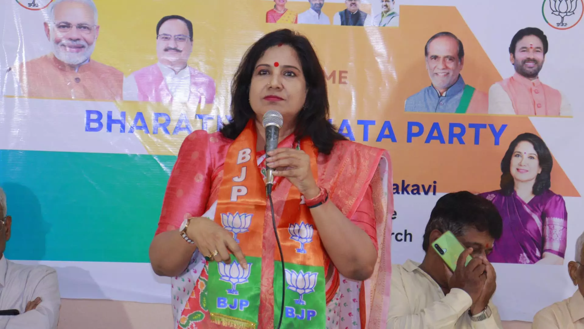 A Straight Fight Between BJP and Cong. in LS Polls: Karuna Gopal