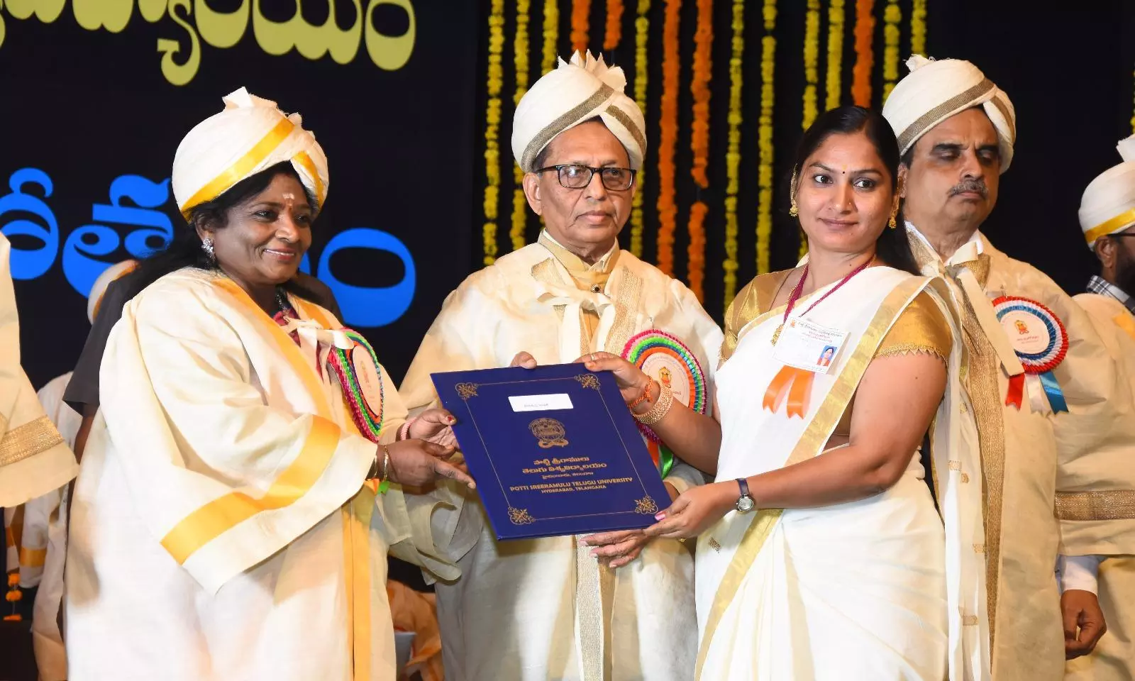 Governor calls Telangana Telugu a classic language
