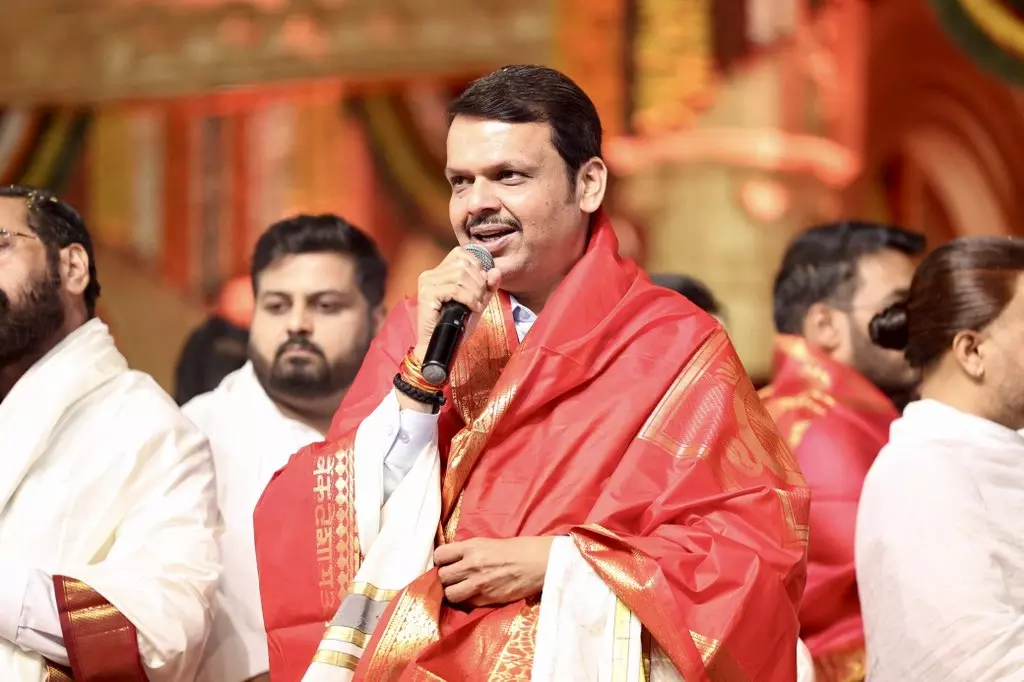 Battle for Baramati is Modi vs Rahul, says Fadnavis Battle for Baramati is Modi vs Rahul, says Fadnavis