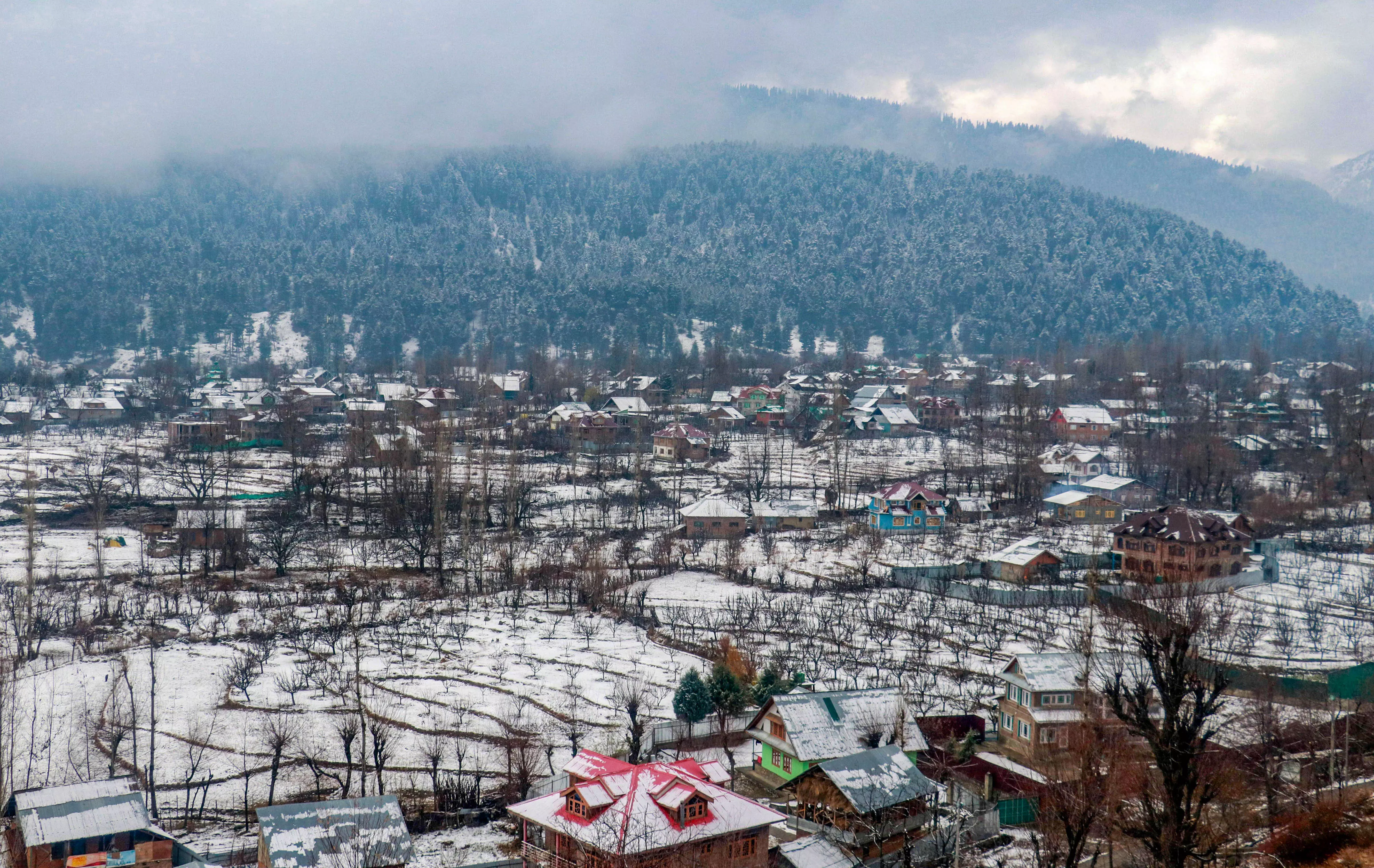 Properties of 6 Kashmiri Militants Living in Pakistan Attached
