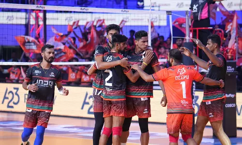 Kolkata Thunderbolts Keep Super 5 Hopes Alive with Solid Win Over Hyderabad Black Hawks