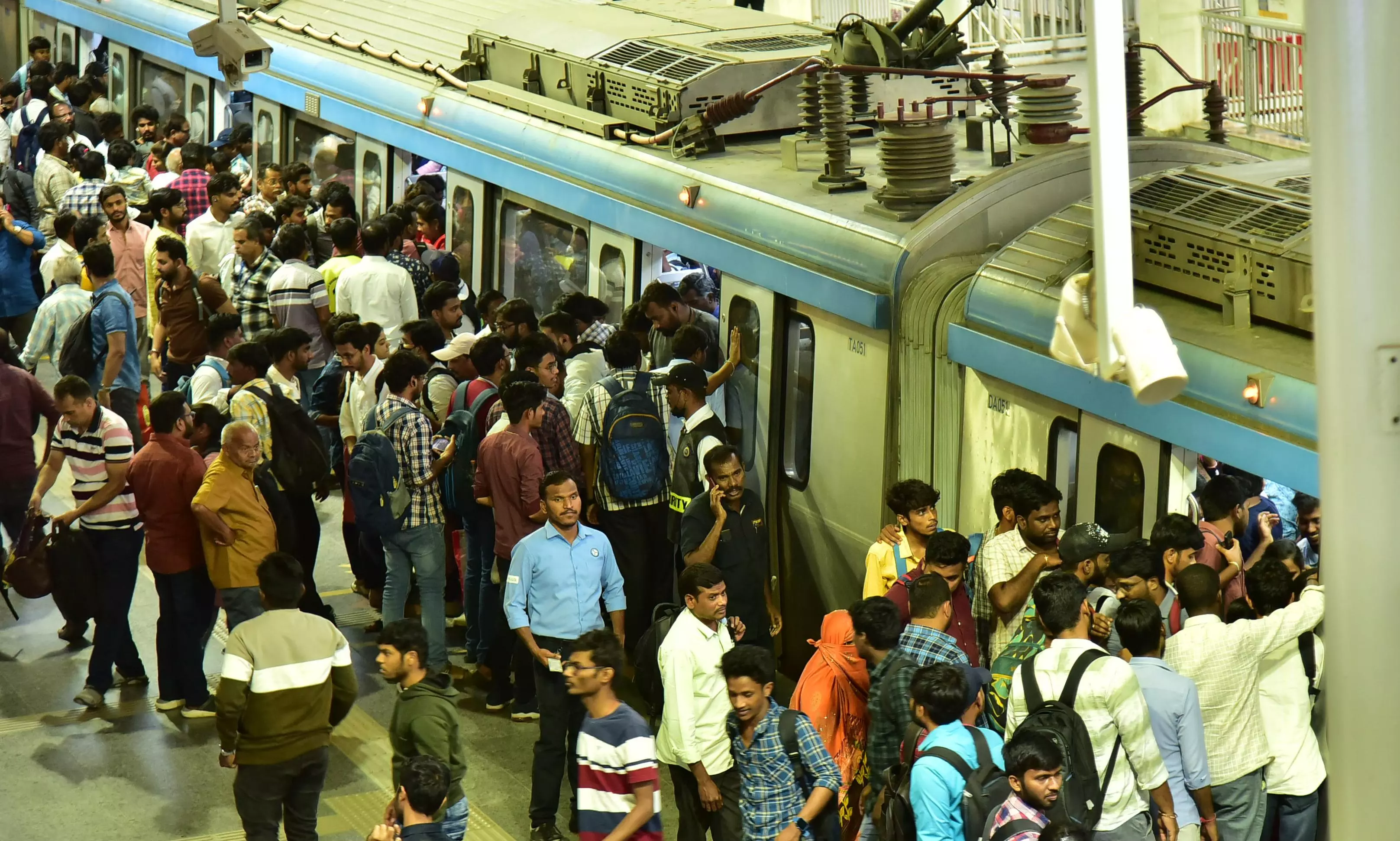 Hyderabad Metro Rail to Add More Coaches to Handle Summer Rush Hyderabad Metro Rail to Add More Coaches to Handle Summer Rush
