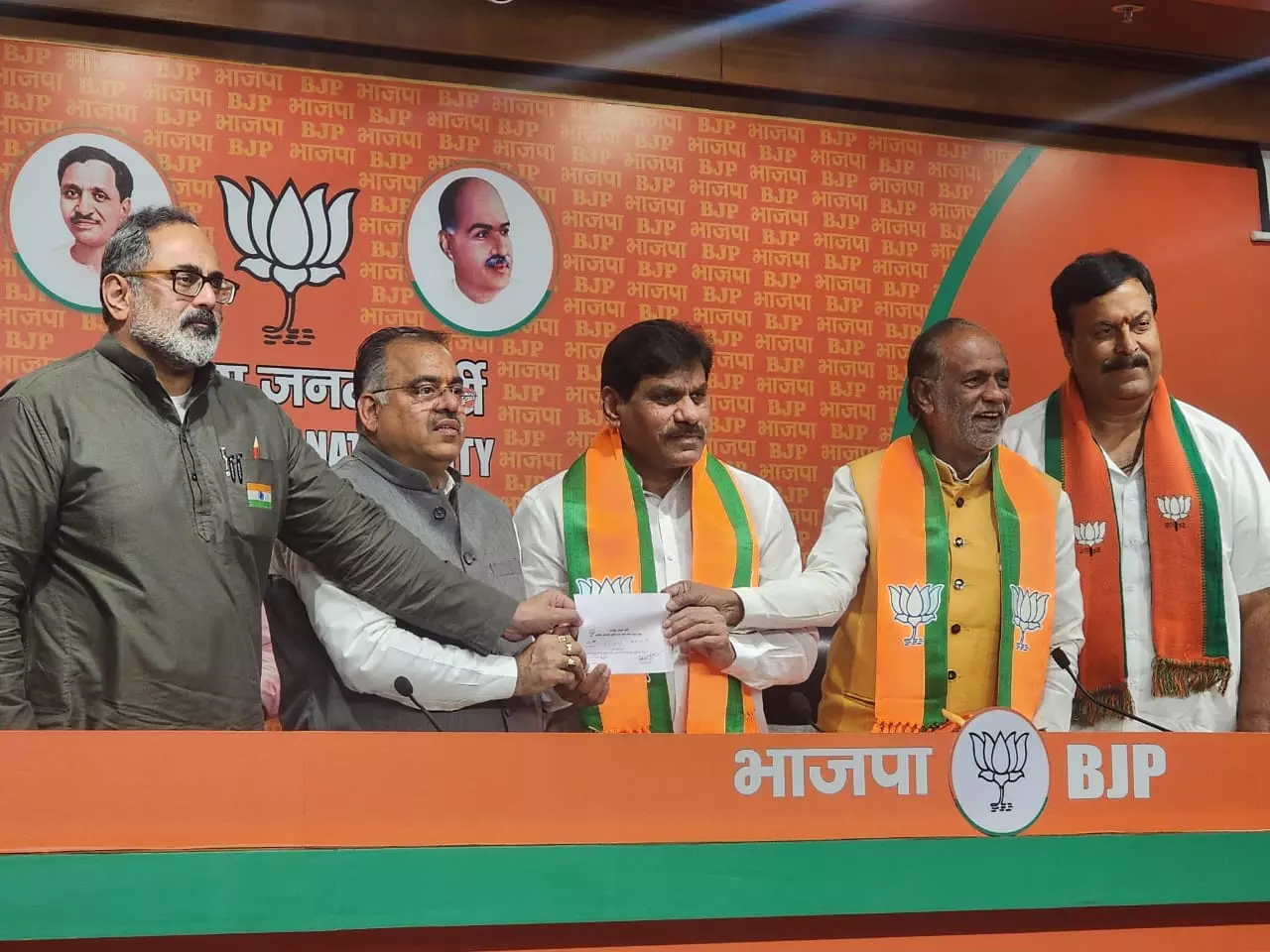 Two MPs out of BRS in 2 days