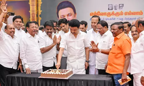 Prez, PM Lead the Nation in Wishing Stalin