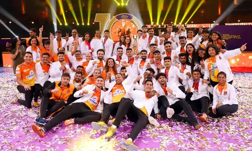 Sensational Puneri Paltan Outplay Haryana Steelers to Lift their First-ever PKL Trophy