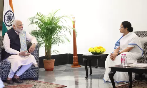 Didi Meets Narendra Modi, Raises State Issues Didi Meets Narendra Modi, Raises State Issues