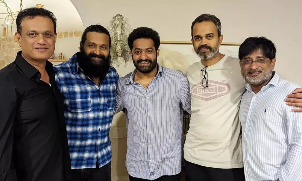 Jr NTR Rubs Shoulders with Kannada Giants Jr NTR Rubs Shoulders with Kannada Giants