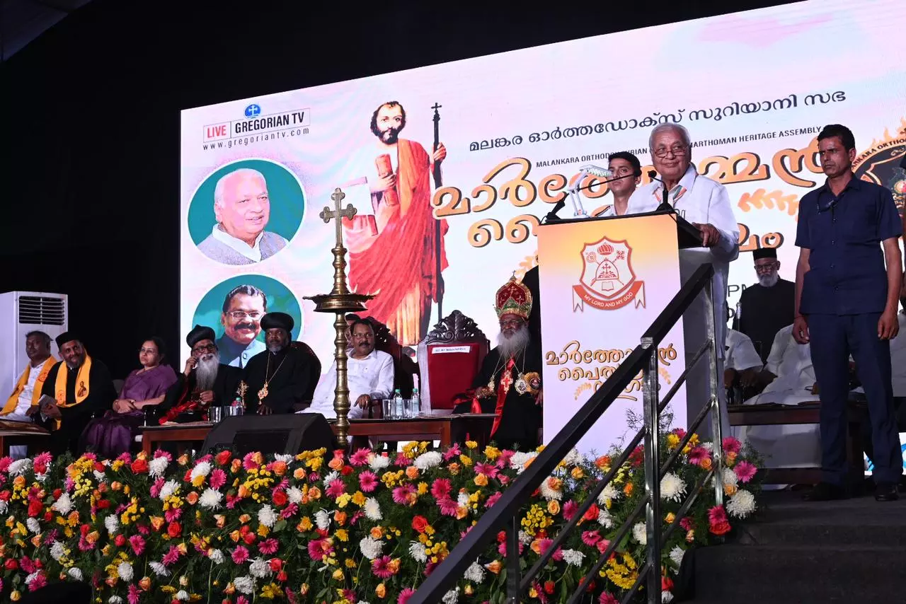 Governor Arif Mohammad Khan Takes Harsh Action, Suspends Kerala Vet Varsity VC and Orders Judicial Probe