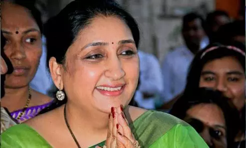 Sunetra Pawar Meets Sharad Pawar’s Arch Rival Sunetra Pawar Meets Sharad Pawar’s Arch Rival