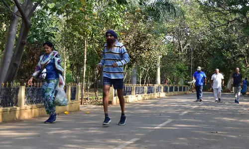 Ex-Cop Leaves Behind Stroke, Paralysis, Cancer and Heart Attack To Run 50K Kilometres Ex-Cop Leaves Behind Stroke, Paralysis, Cancer and Heart Attack To Run 50K Kilometres