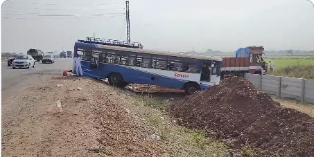 30 RTC passengers injured in road crash