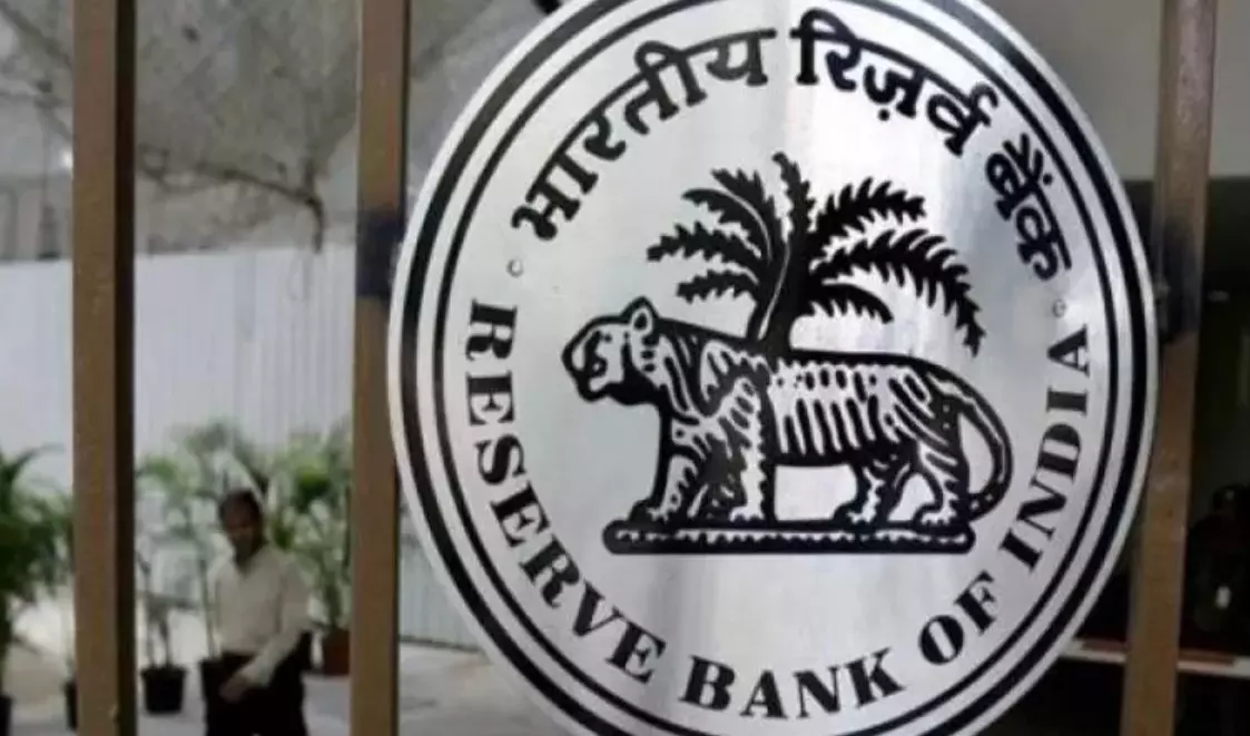 RBI Bans IIFL from Disbursing New Gold Loans Citing Supervisory Concerns