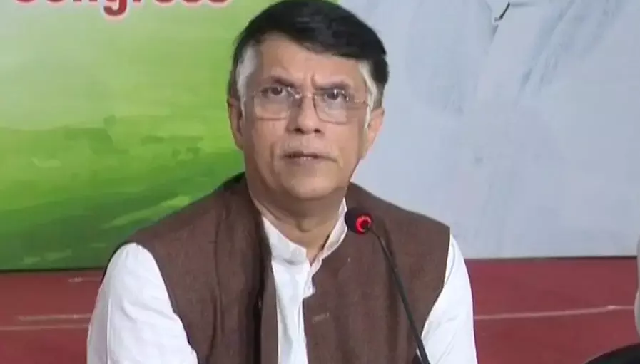 Congress Leader Pawan Khera Accuses BJD, BJP of Tacit Understanding Not to Act Over Corruption, Irregularities Congress Leader Pawan Khera Accuses BJD, BJP of Tacit Understanding Not to Act Over Corruption, Irregularities