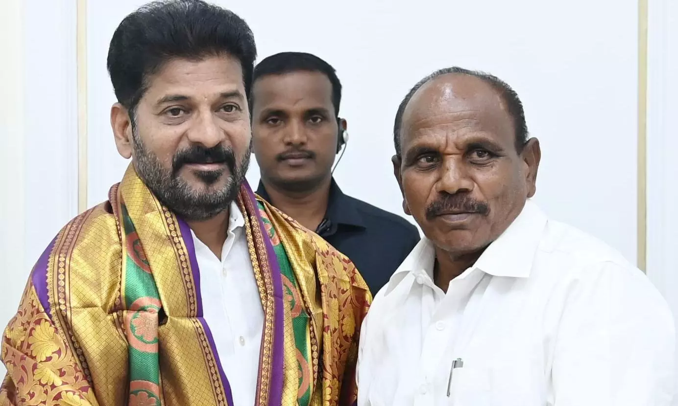 BRS MLA Meeting with CM Triggers Speculation BRS MLA Meeting with CM Triggers Speculation