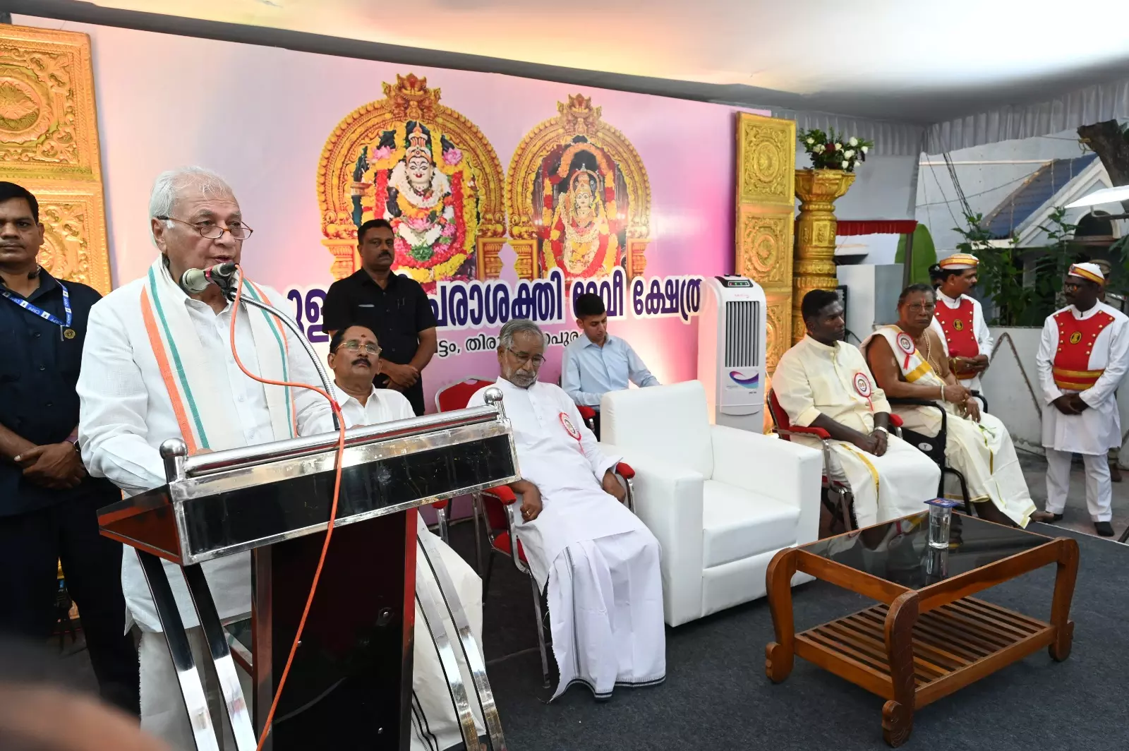 Kerala Guv Sacks Vice-chancellors of Calicut University and Sanskrit University