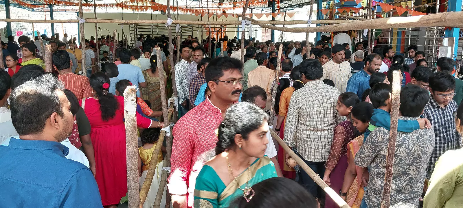 Devotees Thronged temples, Observed Fast, Took Part in Jala-abhisheka and Maintained Jagran on Maha Shivratri Day