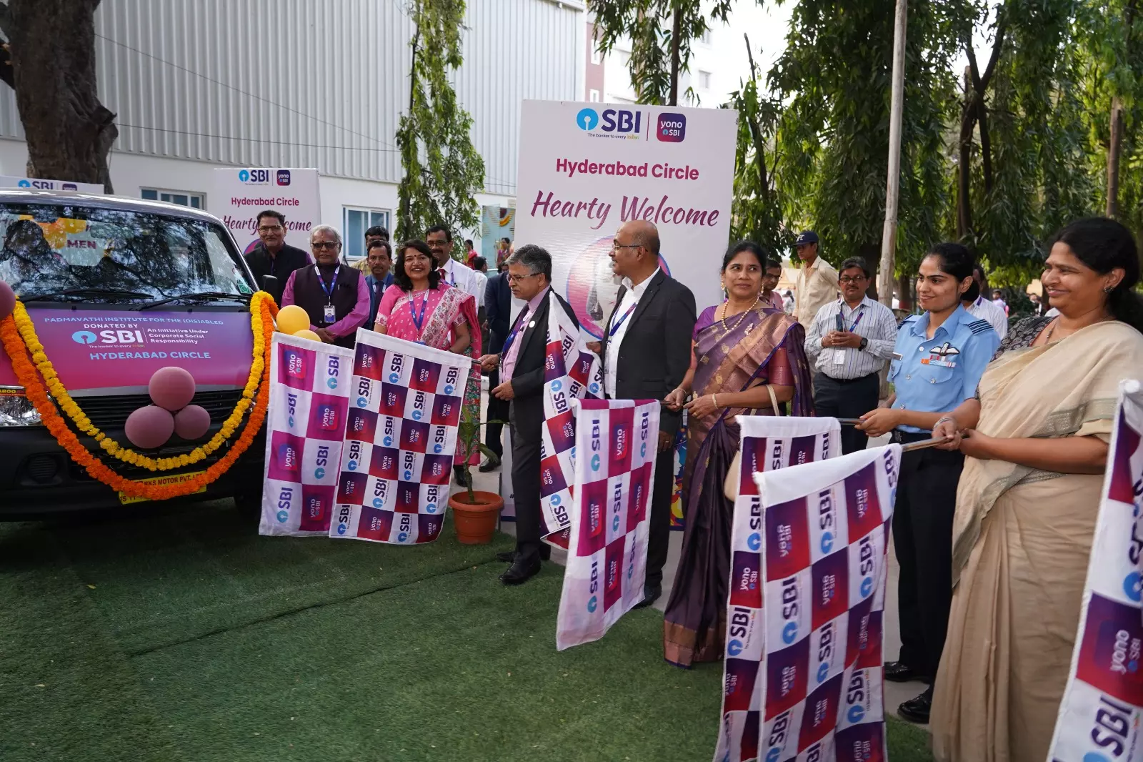 Hyderabad Paints the Town Pink for Its Women Hyderabad Paints the Town Pink for Its Women
