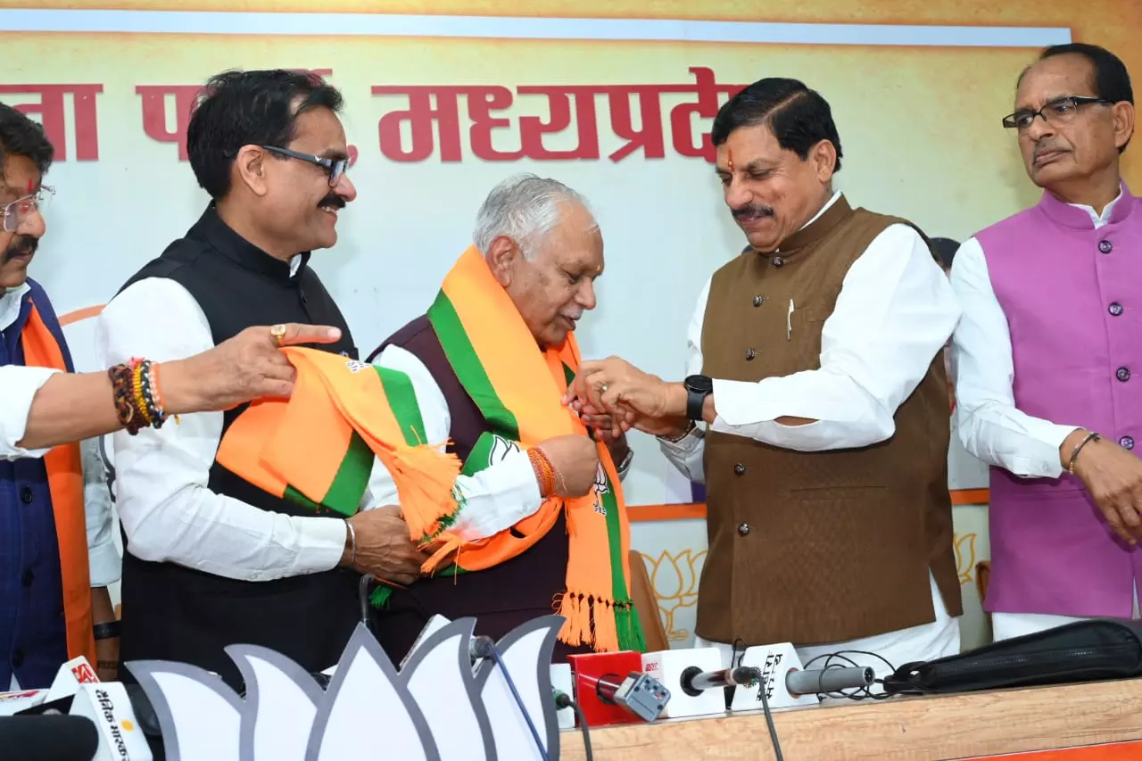 In Jolt to Congress Ahead of LS Polls, Party veteran Suresh Pachouri Joins BJP In Jolt to Congress Ahead of LS Polls, Party veteran Suresh Pachouri Joins BJP