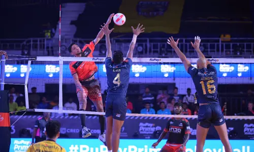 Kochi Blue Spikers beats Hyderabad Black Hawks