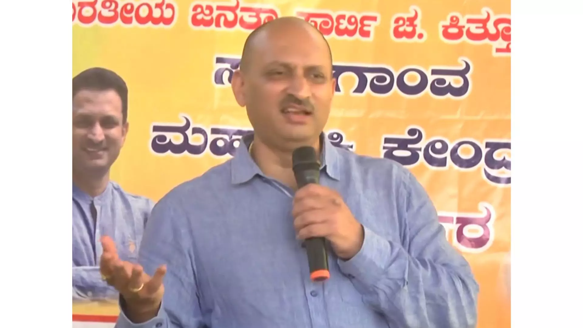 Anantkumar Seeks Two-Thirds Majority to Amend Constitution