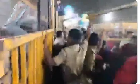 Siddipet Police Baton-Charge Devotees at Komuravelli Temple