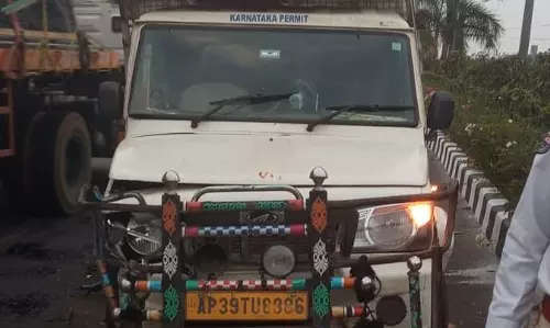 Hyderabad: Two seriously injured in ORR accident