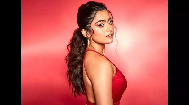 Rashmika Mandanna eyes Bollywood, to sign 3 Hindi films? Rashmika Mandanna eyes Bollywood, to sign 3 Hindi films?