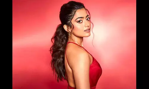 Rashmika Mandanna eyes Bollywood, to sign 3 Hindi films? Rashmika Mandanna eyes Bollywood, to sign 3 Hindi films?