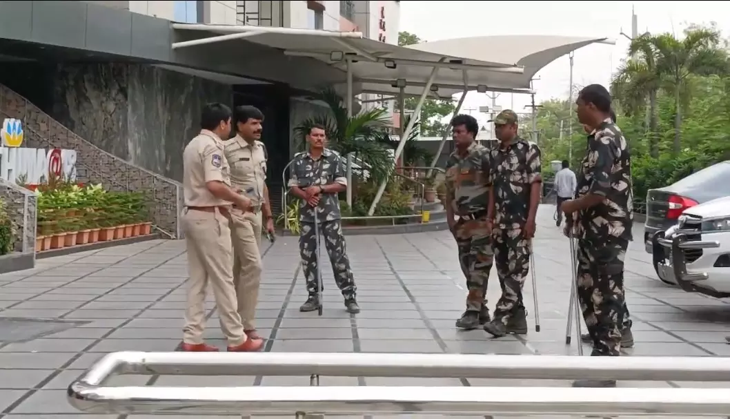 Police raid BRS leader Vinod Kumars premises in Karimnagar Police raid BRS leader Vinod Kumars premises in Karimnagar