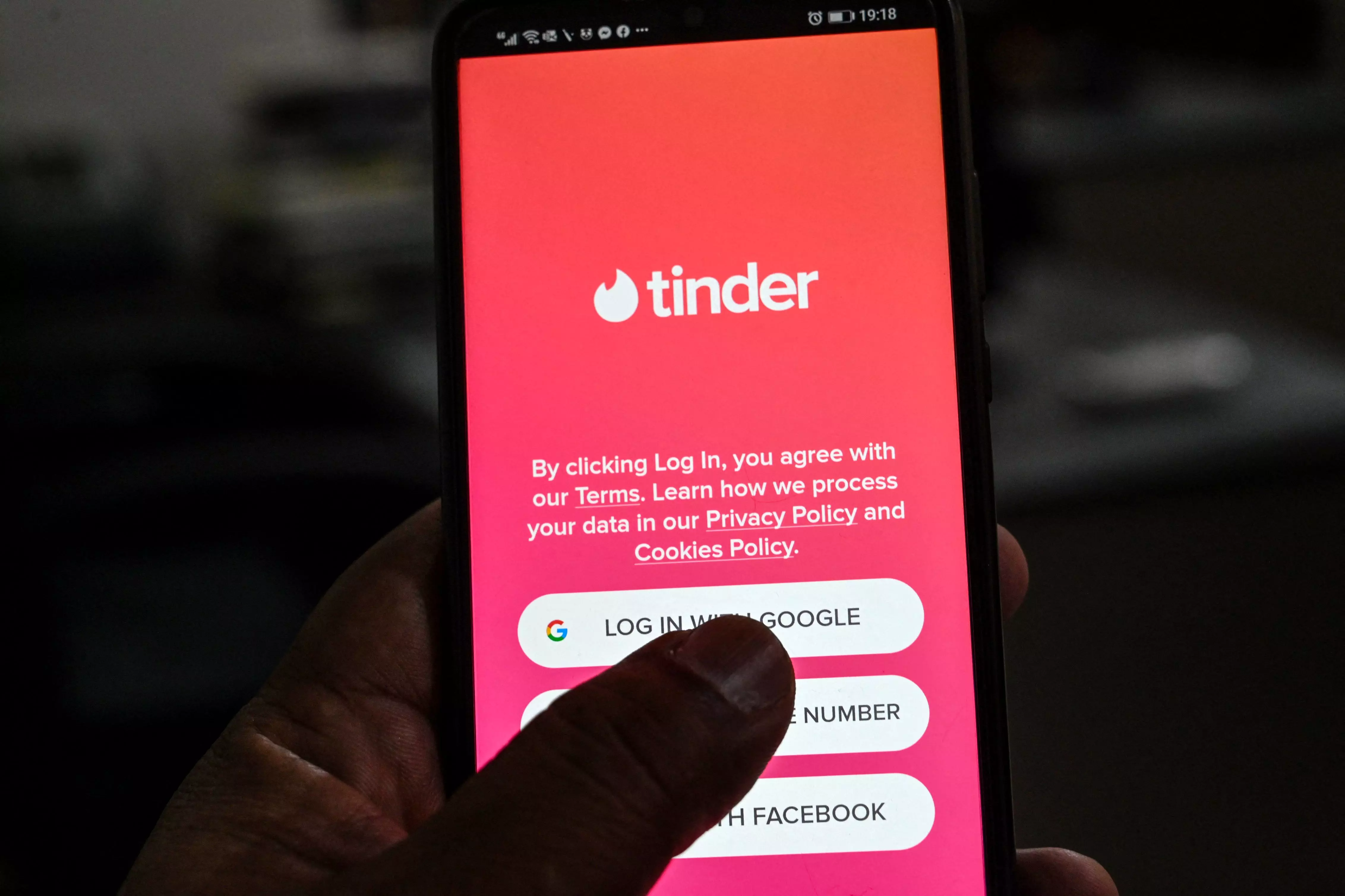 Tinder Dating Hacks For Introverts