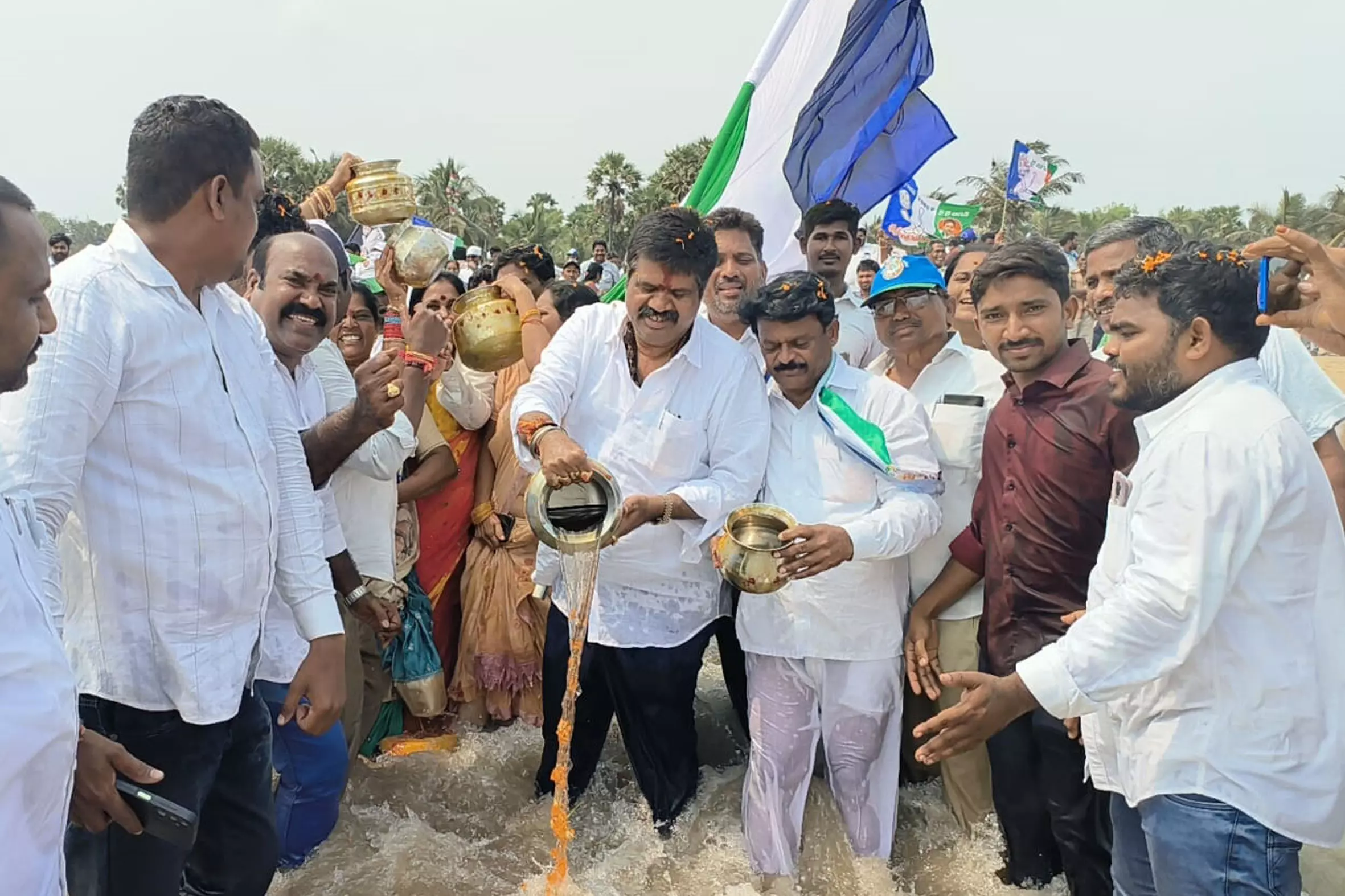 Political Parties Set up Election Offices in Beach Area, Residents Upset