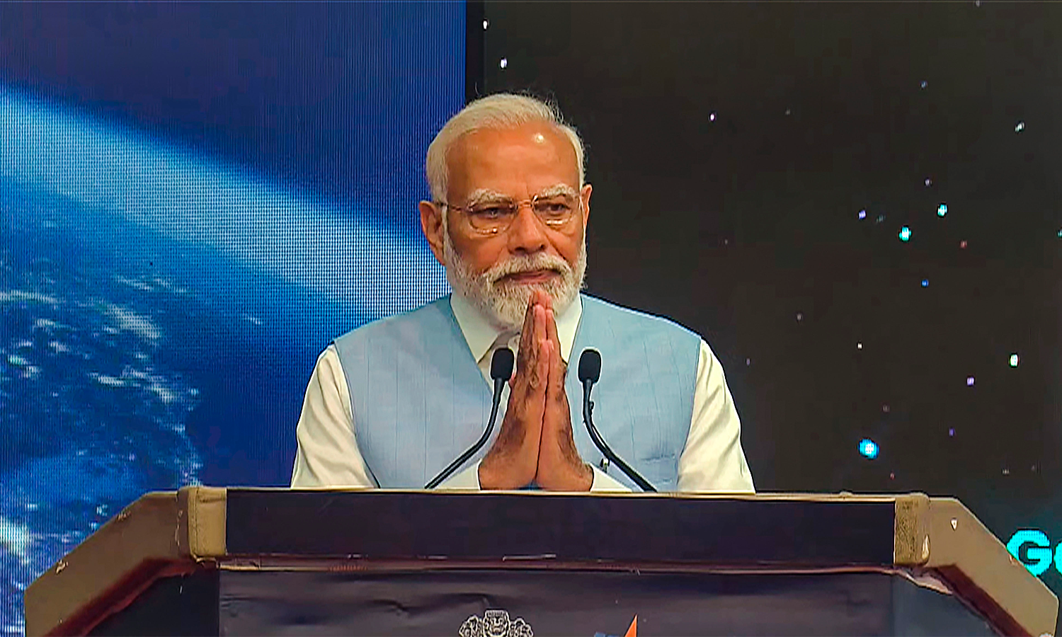 PM Modi Urges Dialogue and Diplomacy in Phone Calls with Putin and Zelenskyy Amid Ukraine Conflict