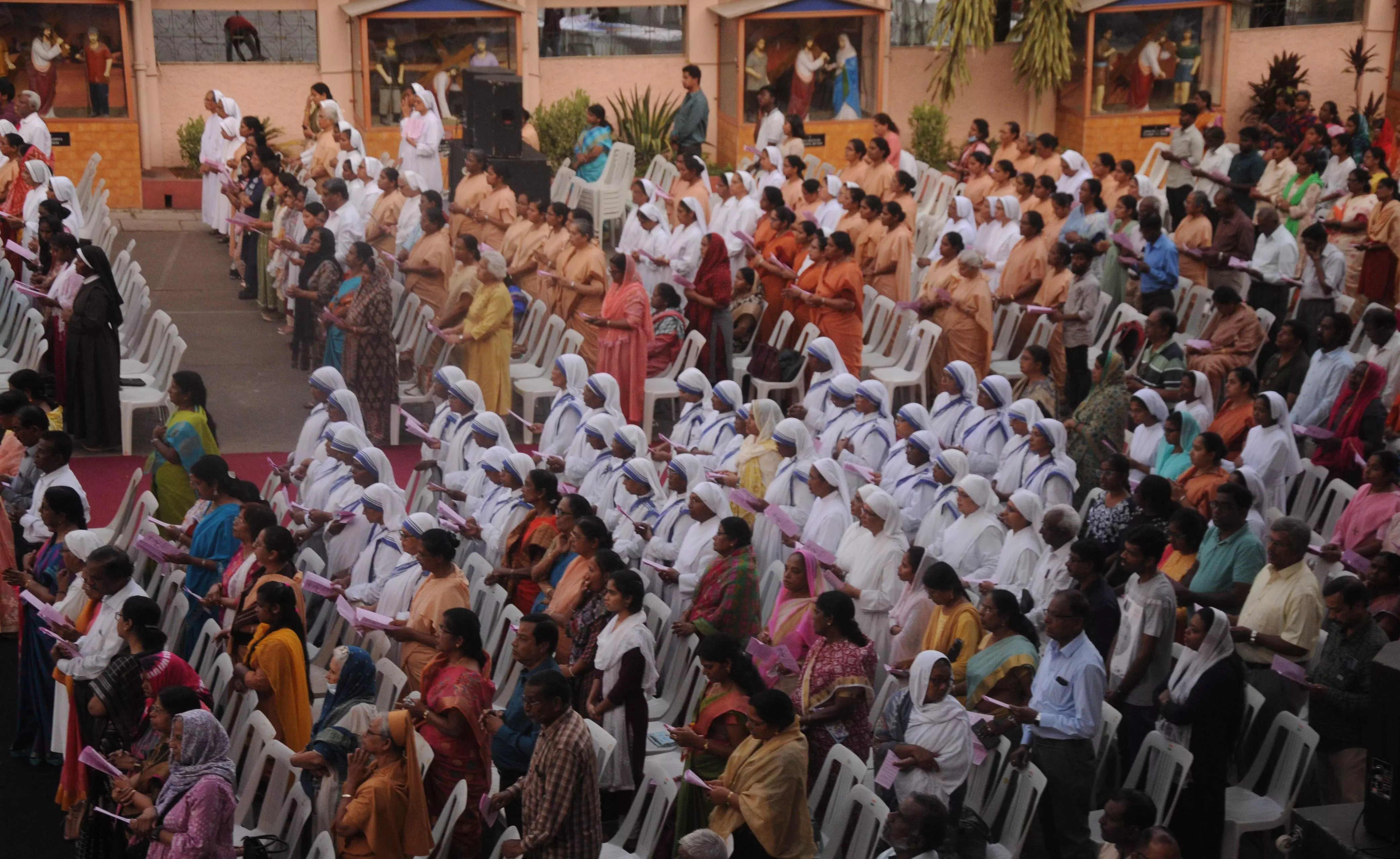 Bishops, 200 Priests take Part in Chrism Mass, Bless Holy Oil Bishops, 200 Priests take Part in Chrism Mass, Bless Holy Oil