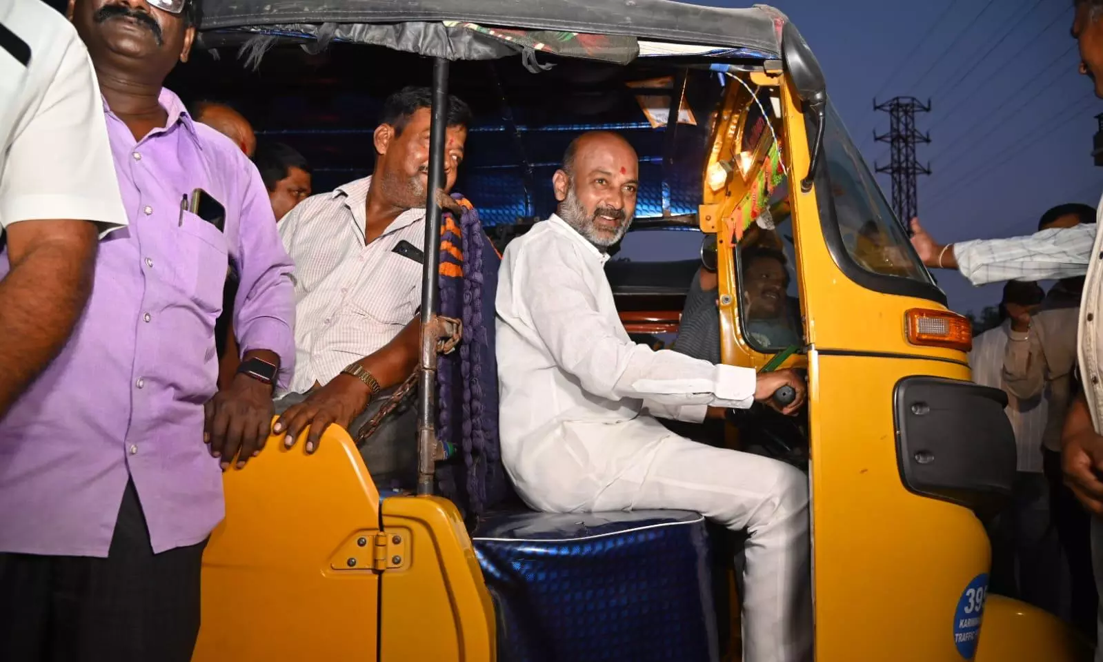 Bandi Asks State Govt to Help Auto Drivers