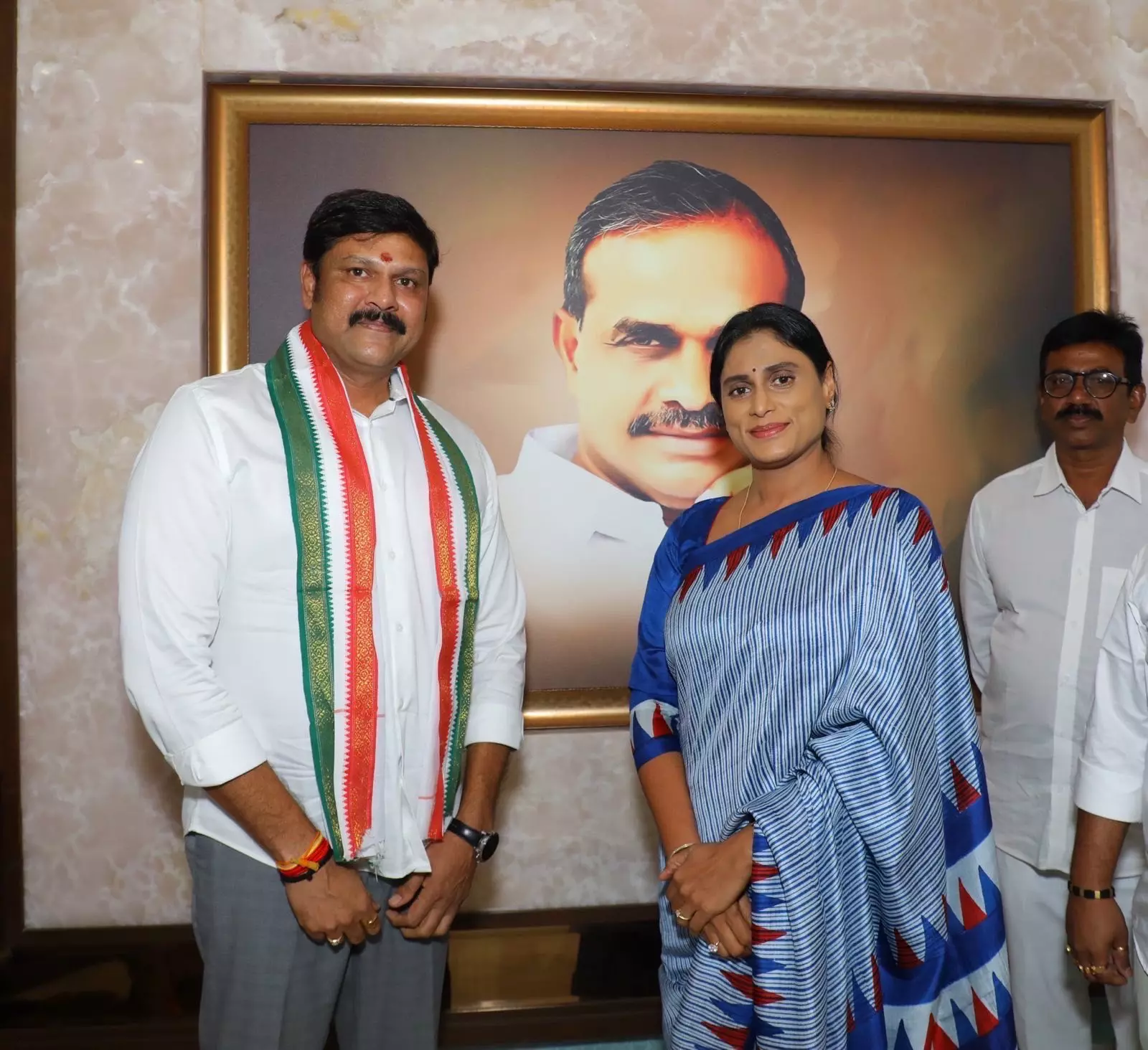 Nandyal ZPTC member Krishna Reddy joins Congress Nandyal ZPTC member Krishna Reddy joins Congress