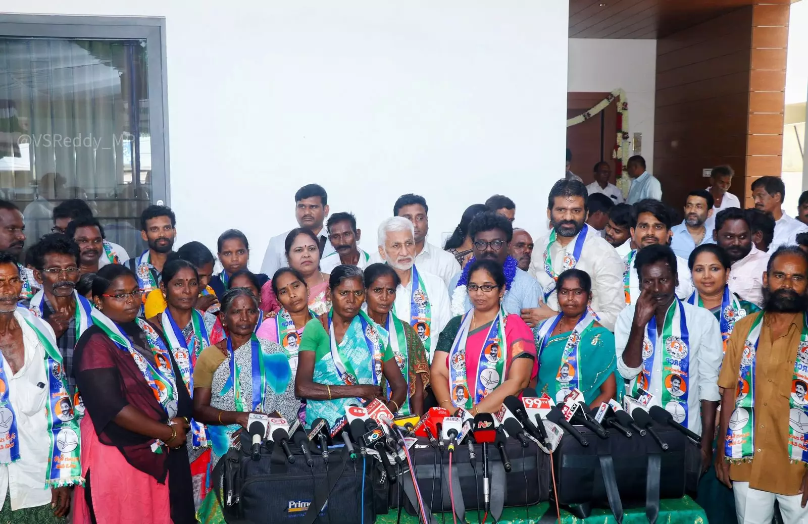 Influx to YSRC Continues in Nellore