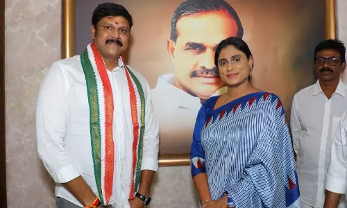 Nandyal ZPTC member Krishna Reddy joins Congress