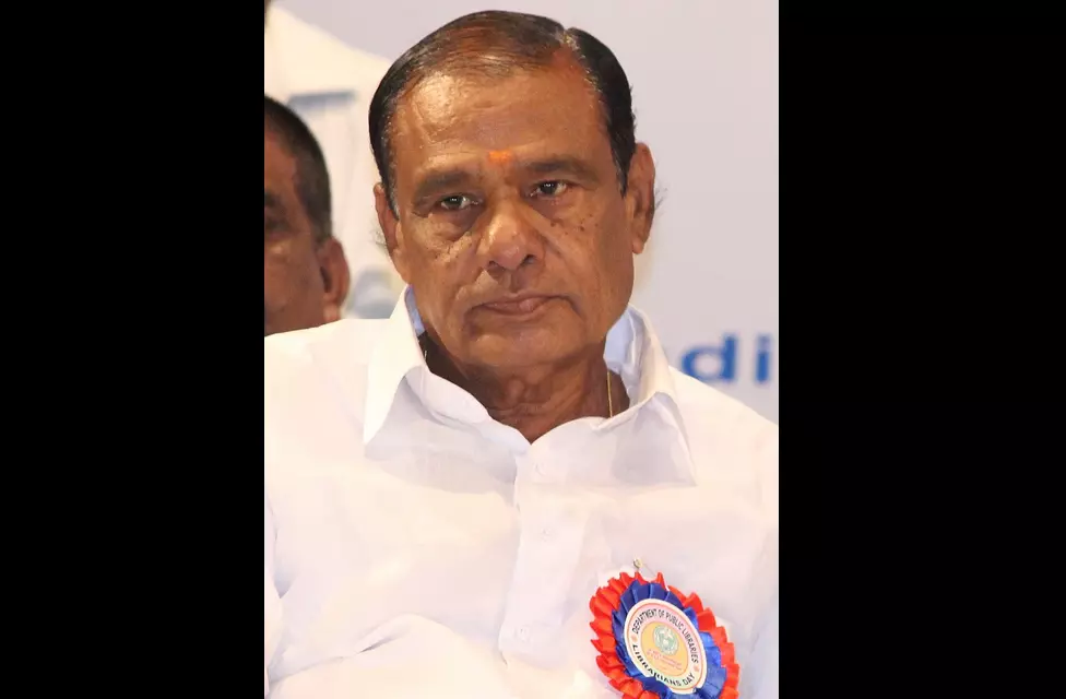 KCR’s Close Aide Likely to Join Congress