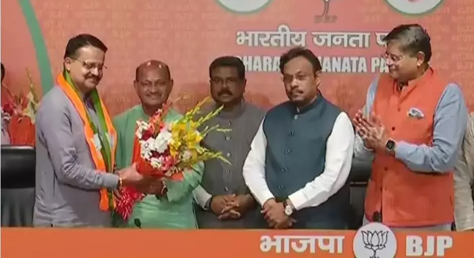 Six-Time MP And BJD Founding Member Bhartruhari Mahtab Joins BJP, May Contest From Cuttack Six-Time MP And BJD Founding Member Bhartruhari Mahtab Joins BJP, May Contest From Cuttack