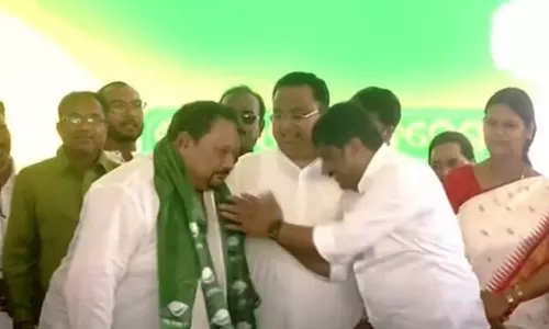 Odisha: Setback to Congress as former minister quits party, joins BJP Odisha: Setback to Congress as former minister quits party, joins BJP