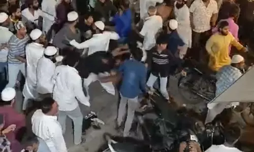 Eatery Brawl Over Haleem Payment Causes Traffic Chaos