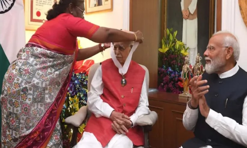 President Murmu confers Bharat Ratna on L.K. Advani in PM Modis Presence
