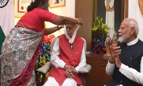 President Murmu confers Bharat Ratna on L.K. Advani in PM Modis Presence